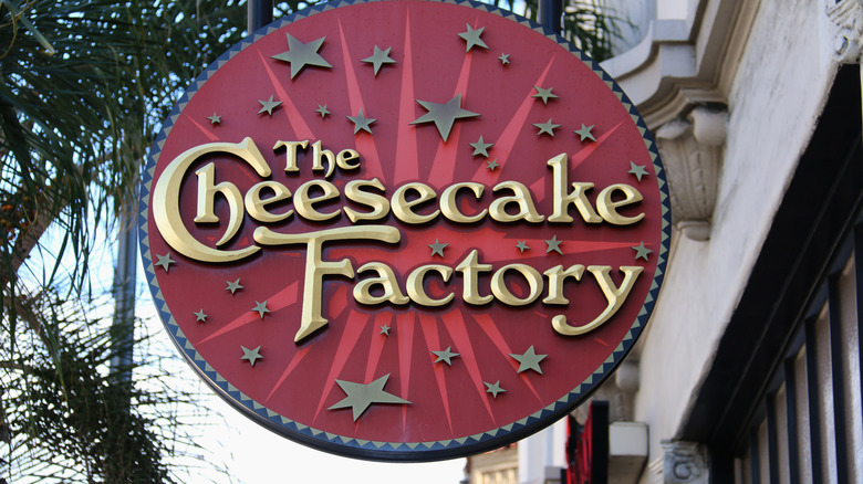 dessert display at the cheesecake factory