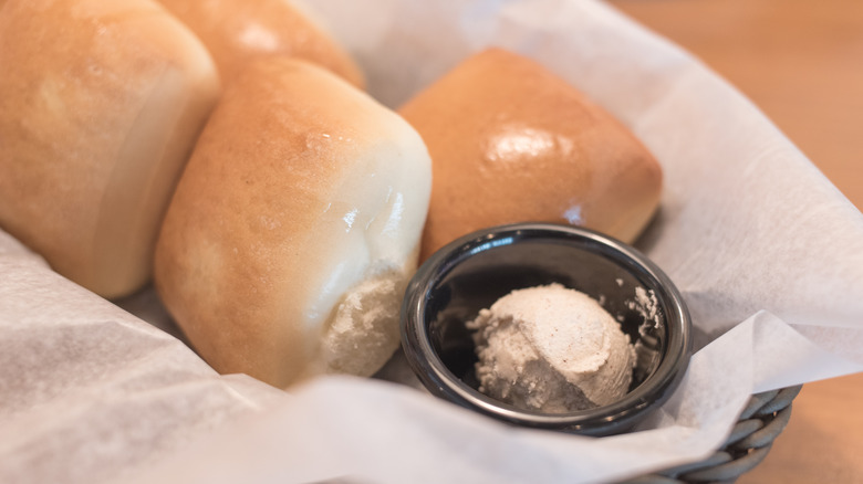 Texas Roadhouse rolls