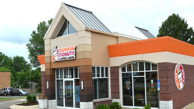 Dunkin' Donuts restaurant