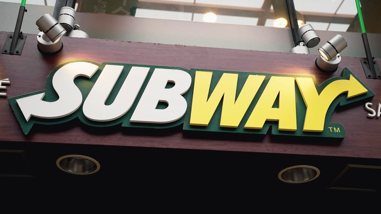 Subway logo sign