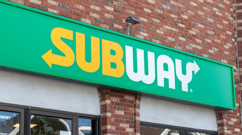 Subway restaurant exterior