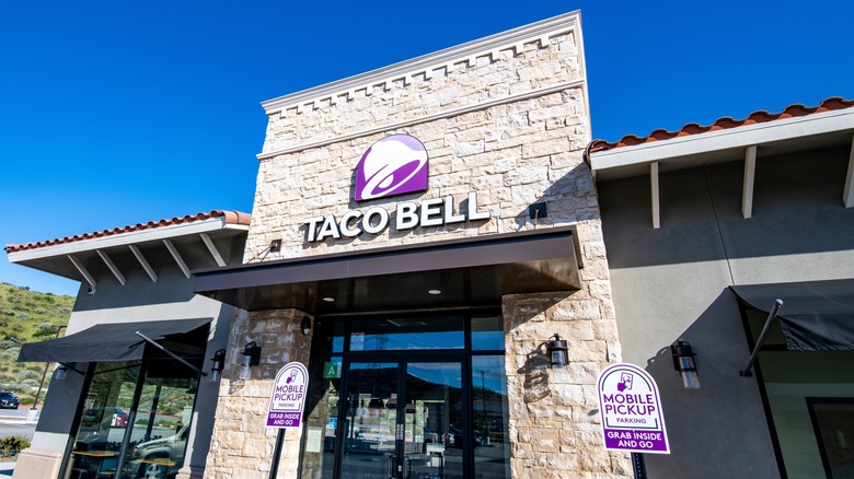 Taco Bell exterior