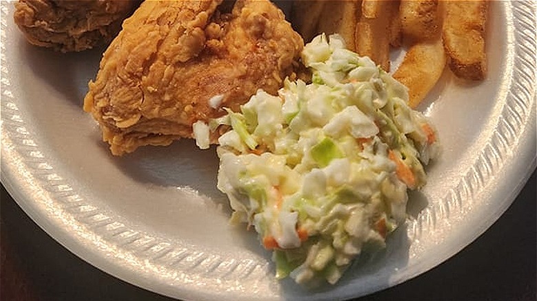 Coleslaw with fried chicken