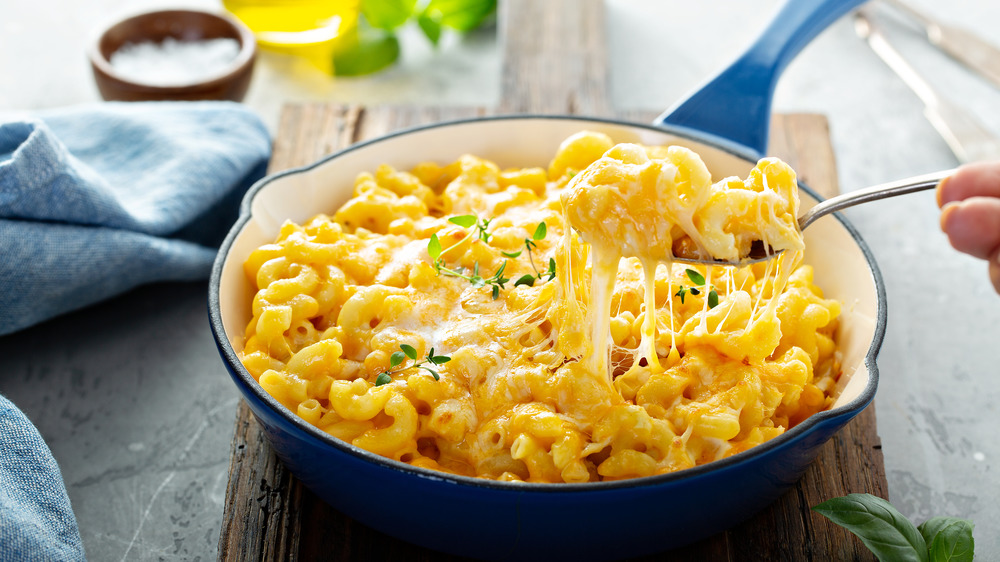 Blue pot of macaroni and cheese