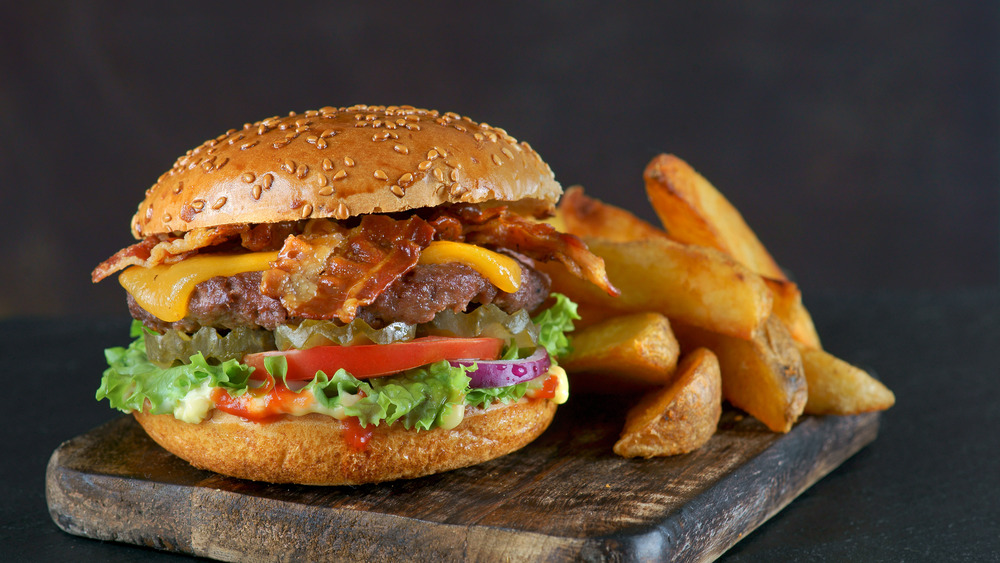 Bacon cheeseburger with fries