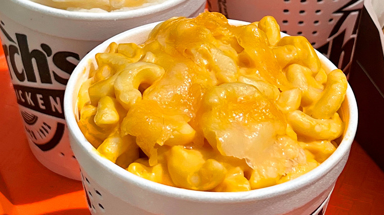 mac and cheese close-up