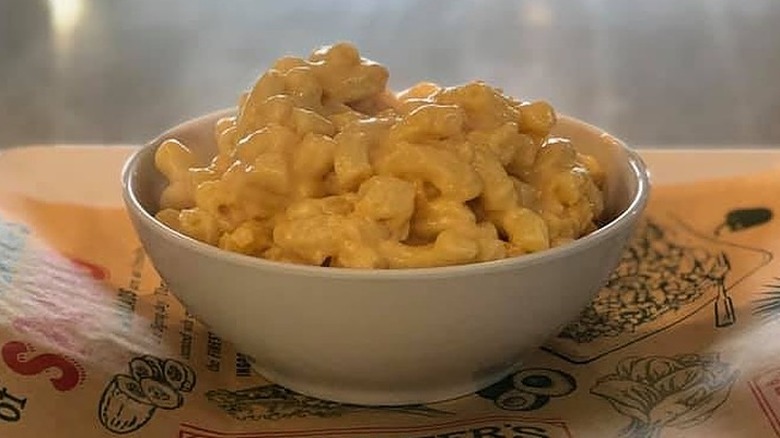 bowl of macaroni and cheese