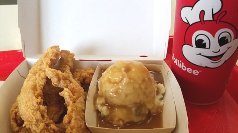 Fried chicken with mashed potatoes