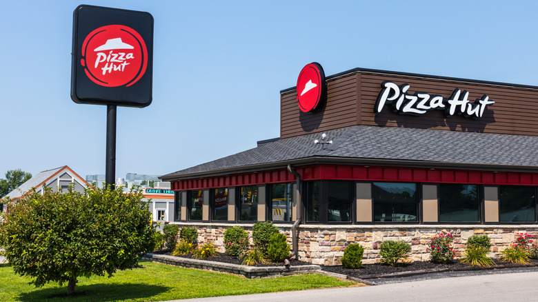 Pizza Hut store