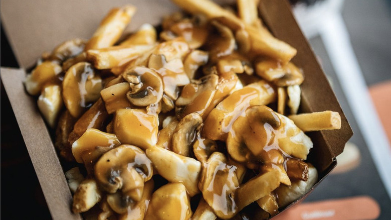 fries with mushrooms