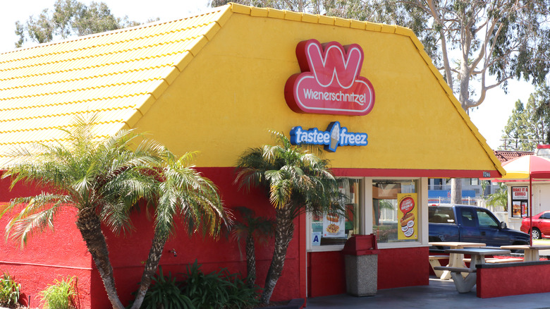 Wienerschnitzel fast food restaurant