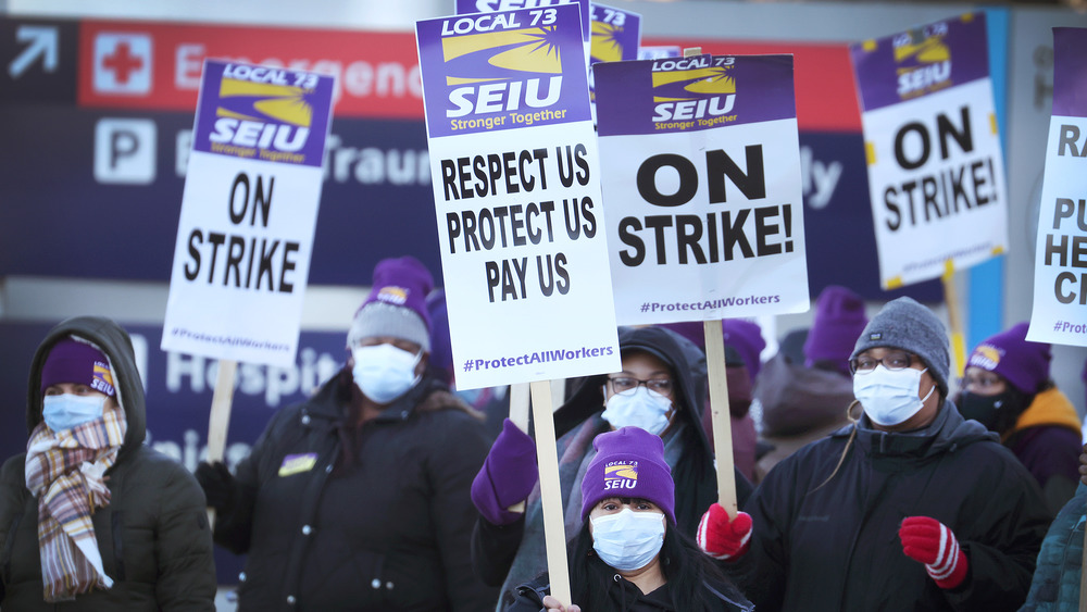 union workers on strike