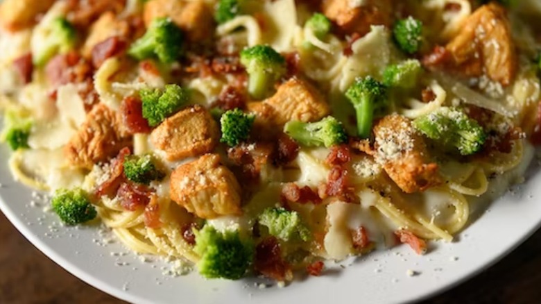 pasta with chicken and broccoli