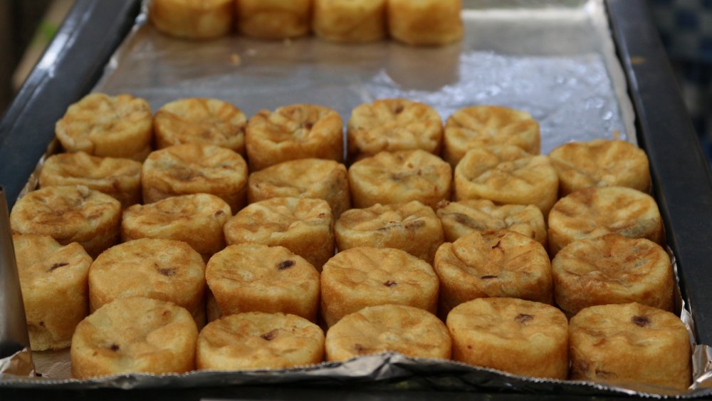 Chrysanthemum bread