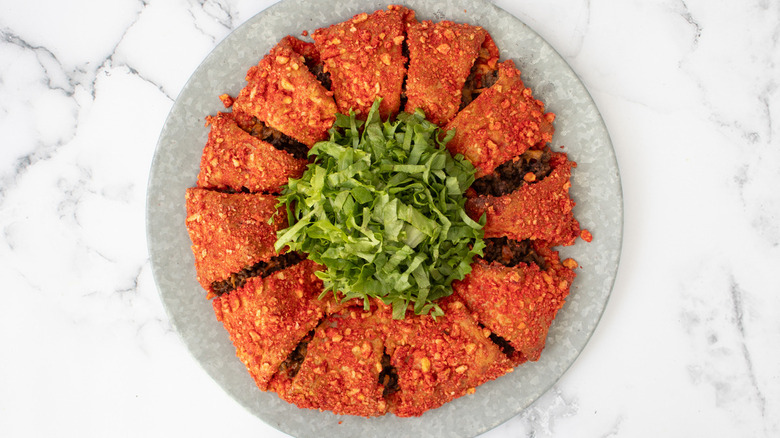 taco ring on grey plate