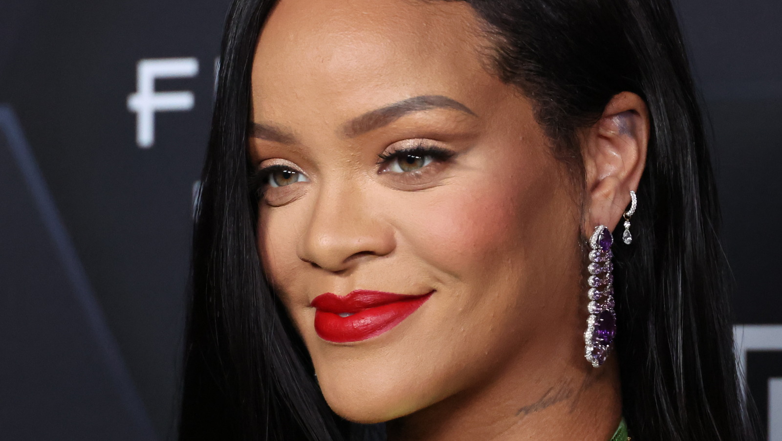 The Memes About Rihanna's Super Bowl Makeup Touchup Are Gold