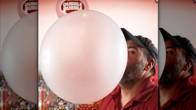 World's largest bubble gum bubble