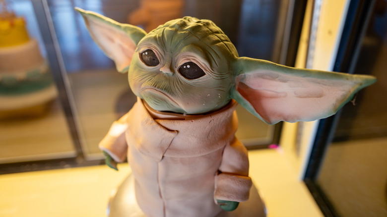 Yoda-shaped fondant cake