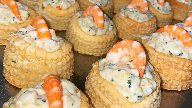 Vol-au-vents with shrimp