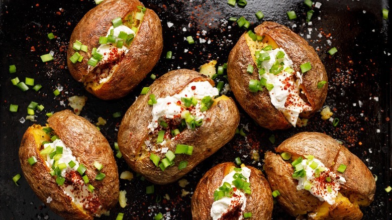 baked potatoes with toppings 