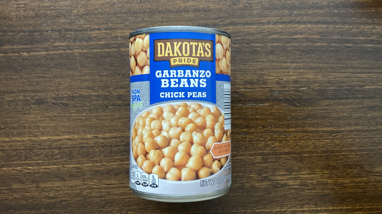 Can of Dakota's Pride garbanzo beans