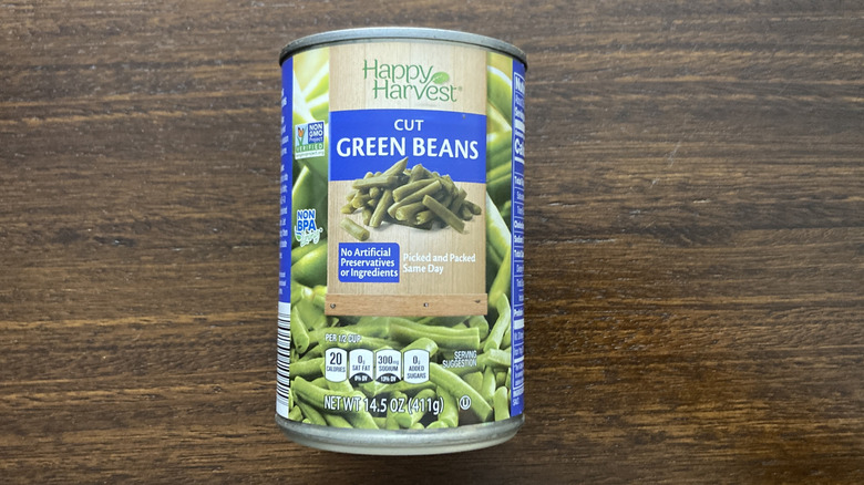 Can of Happy Harvest green beans