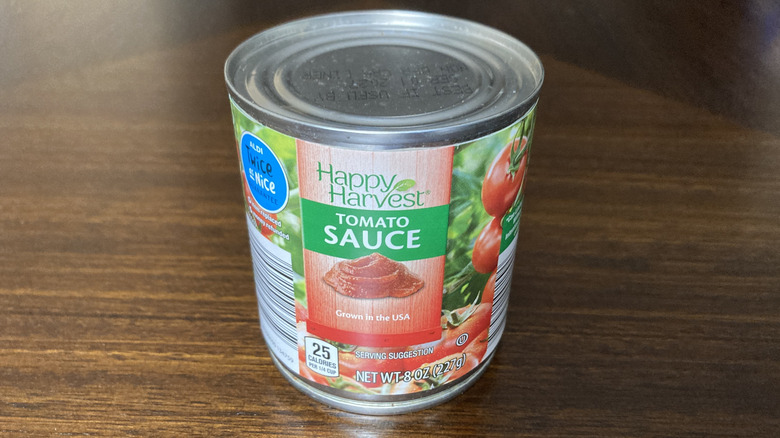 Can of Happy Harvest tomato sauce