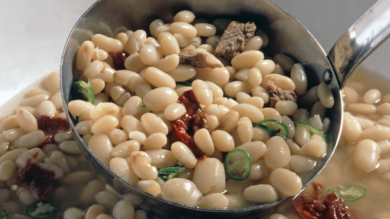 beans in broth with meat