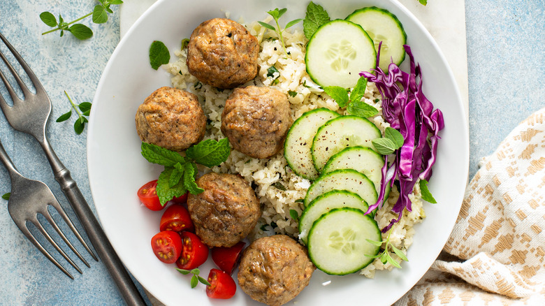 Meatball salad