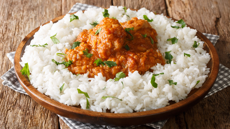 plate of chicken dhansak