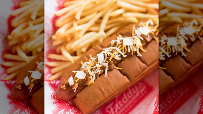 freddys chili dog with fries