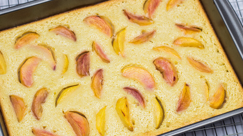 peach Kuchen bars baking pan