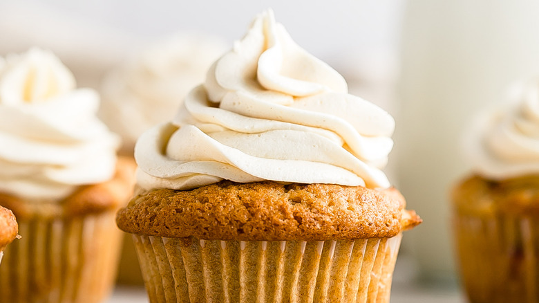 cupcakes with frosting