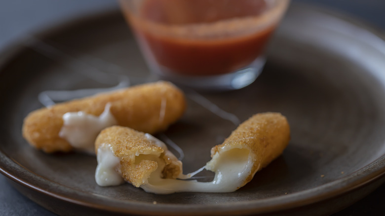 Snapps mozzarella sticks