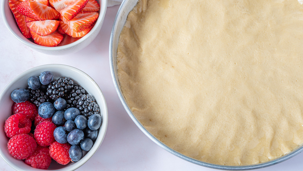 baking a fruit pizza