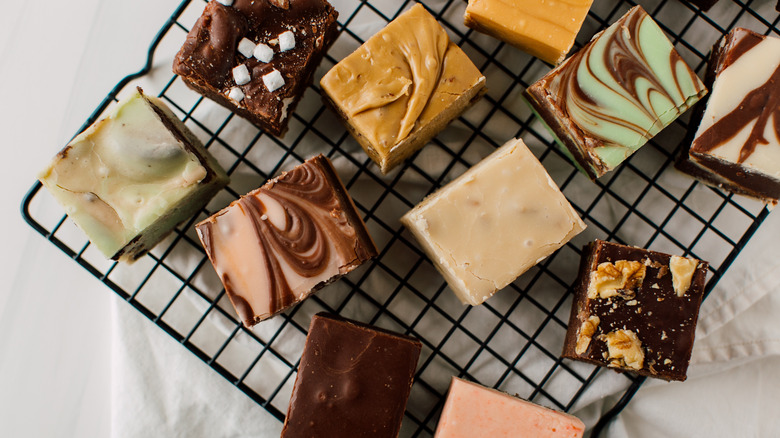 Fudge cooling on a cooling rack