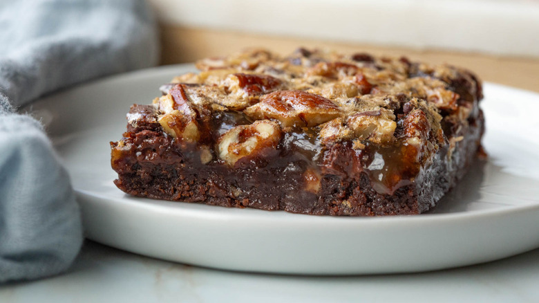 brownies with pecan topping