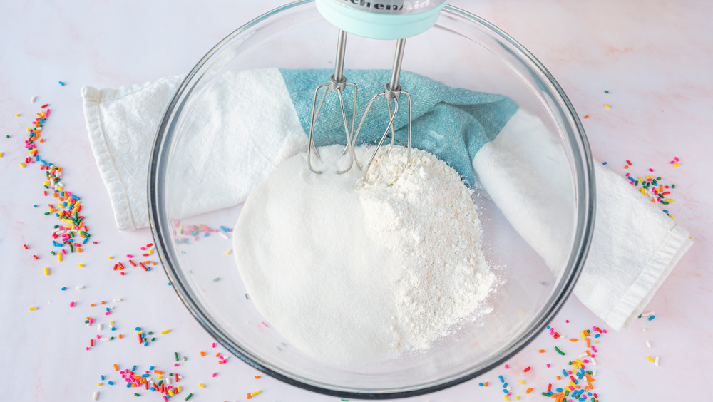 dry ingredients for funfetti cake