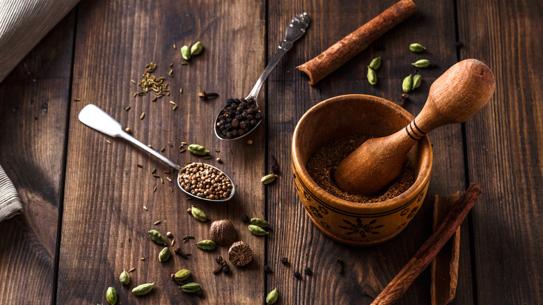 tools for making garam masala