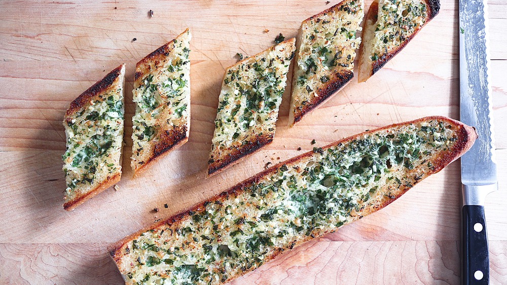 garlic bread with butter