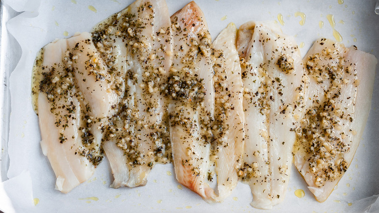 fish fillets with garlic seasoning