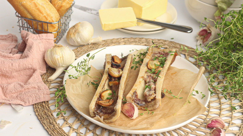 Garlic-roasted marrow bones dish