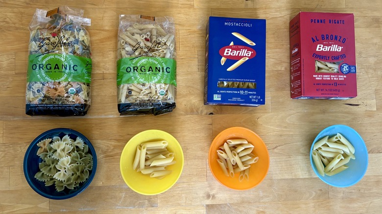 Bowls and packages of Garofalo and Barilla pasta