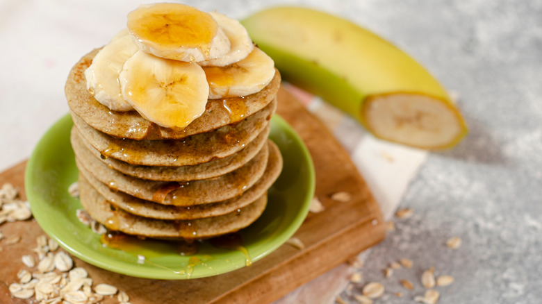 Banana oatmeal pancakes
