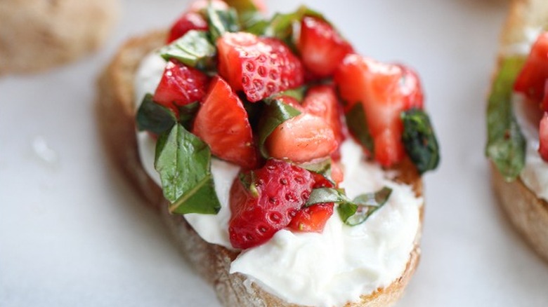 bruschetta topped with strawberries