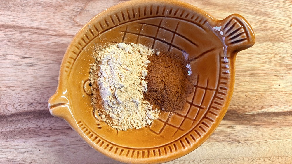 Spices for gingerbread cookies