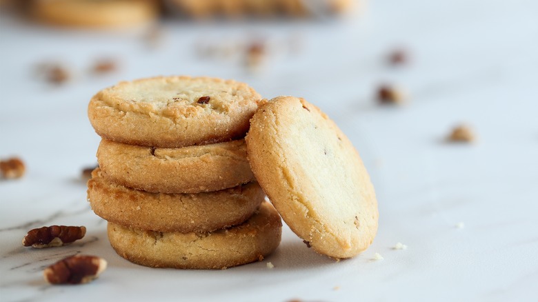 Pecan shortbread cookies