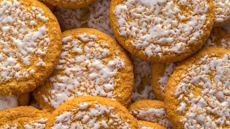 oatmeal cookies with icing