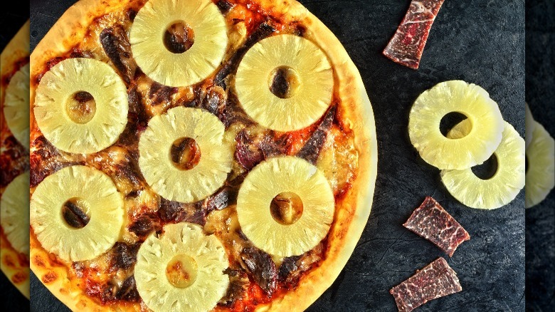 Pineapple pizza wirh meat