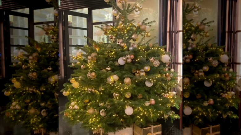 Christmas tree at the Savoy Grill